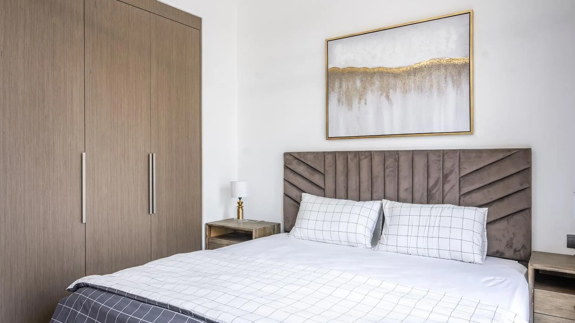 Apartment In Downtown Dubai In Act I Act II