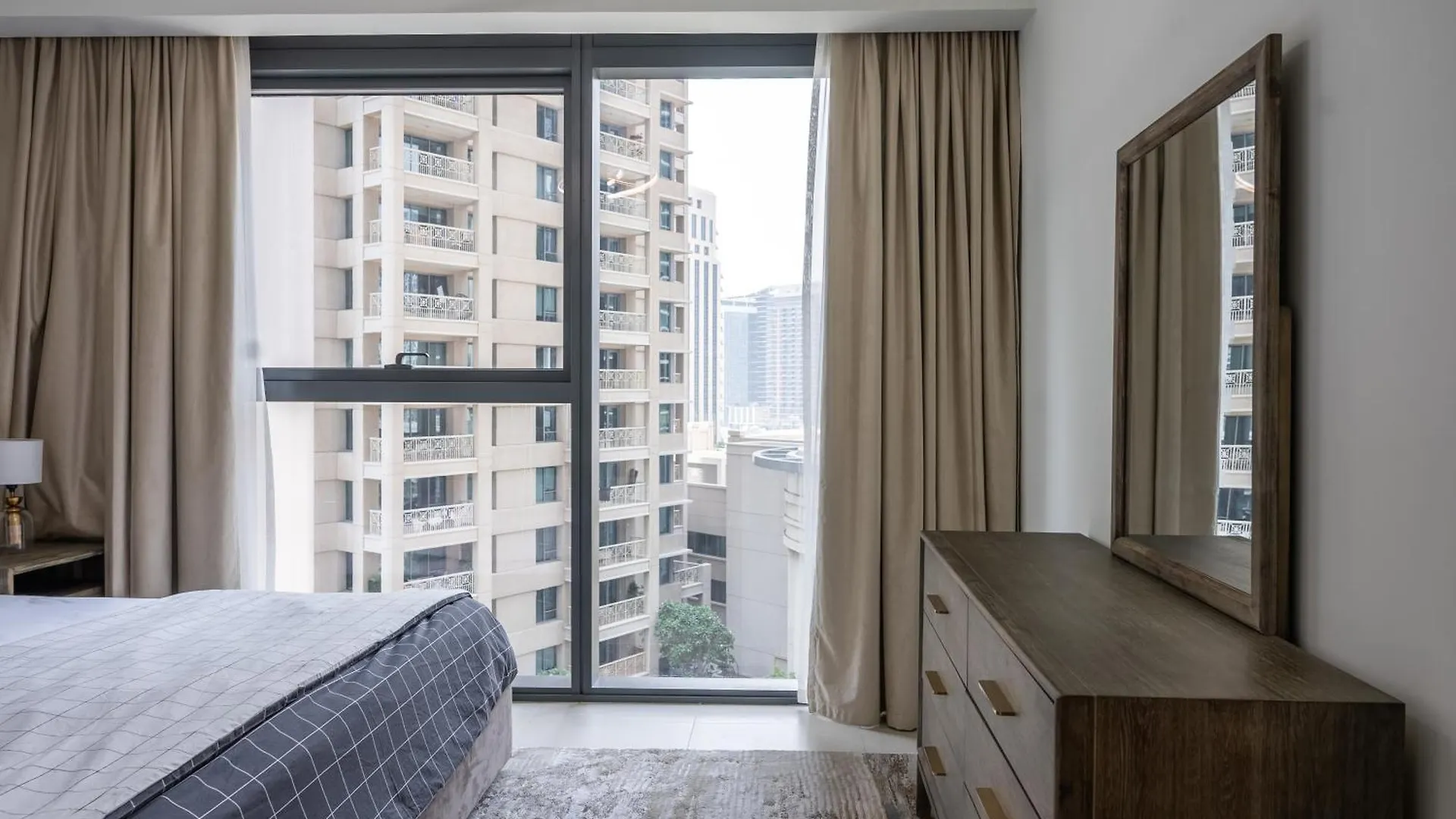Apartment In Downtown Dubai In Act I Act II